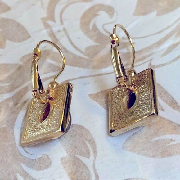 Vintage Amethyst Earrings 1.25” Square Design Gold Tone Metal Gorgeous - Picture 3 of 4
